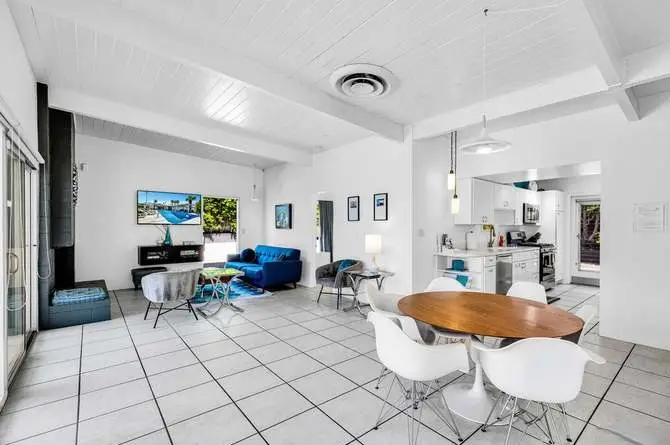 1841 N Berne Dr., Palm Springs, CA