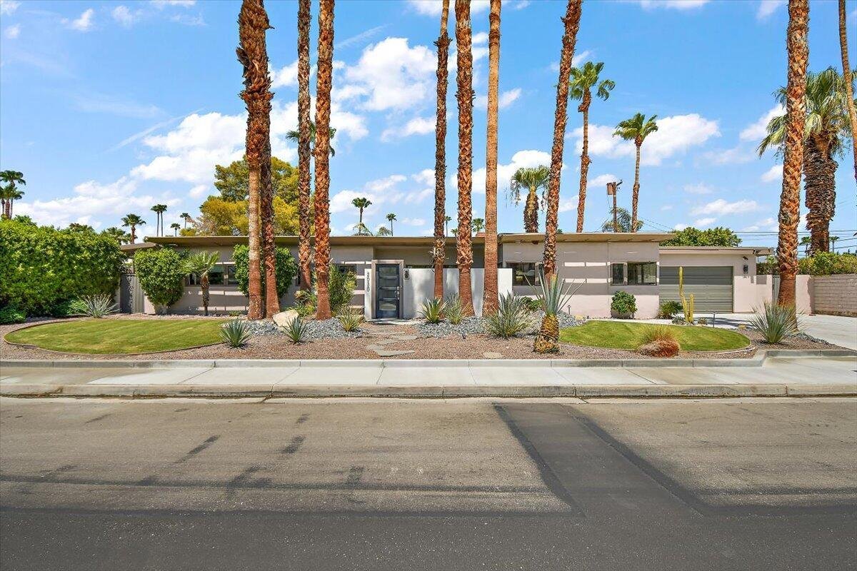 2030 E Amado Rd., Palm Springs, CA