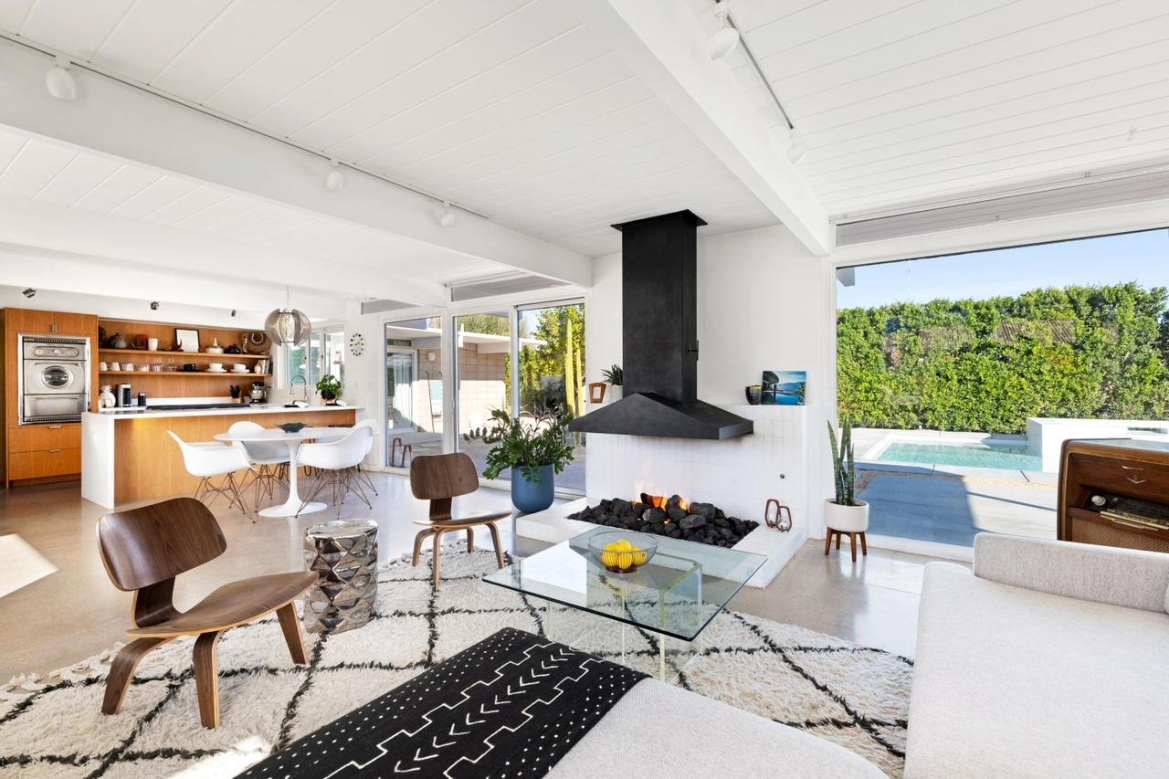 2070 E Nicola Rd., Palm Springs, CA