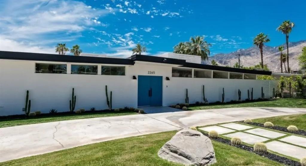 2265 E Amado Rd, Palm Springs