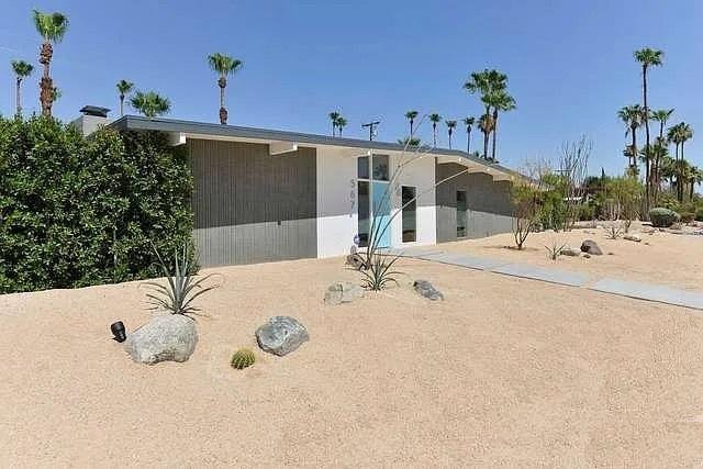 567 N Monterey Rd., Palm Springs, CA