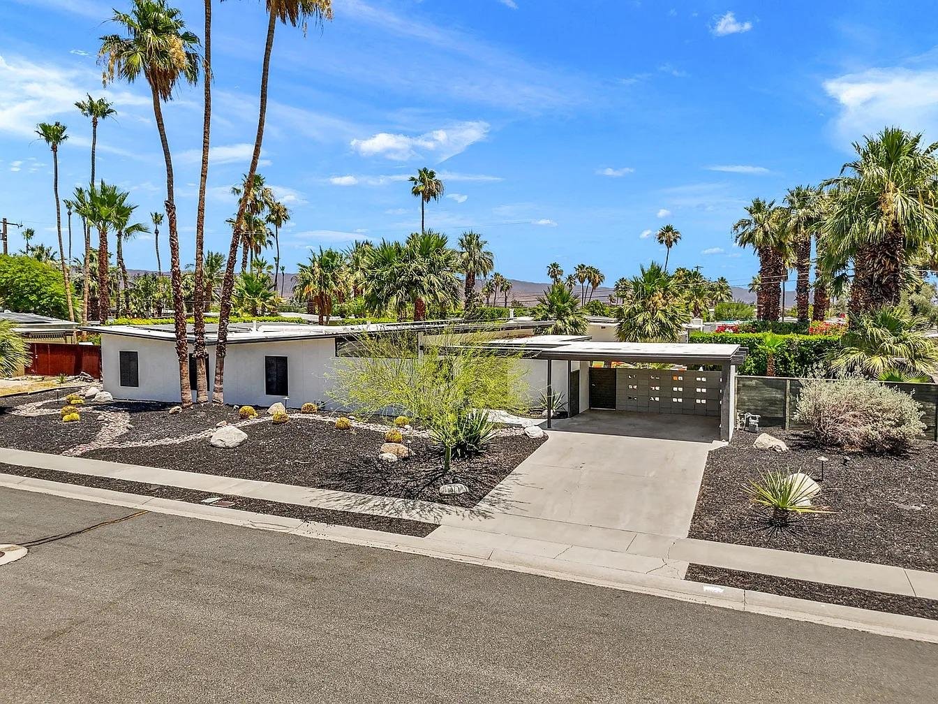 622 N. Monterey Rd., Palm Springs, CA