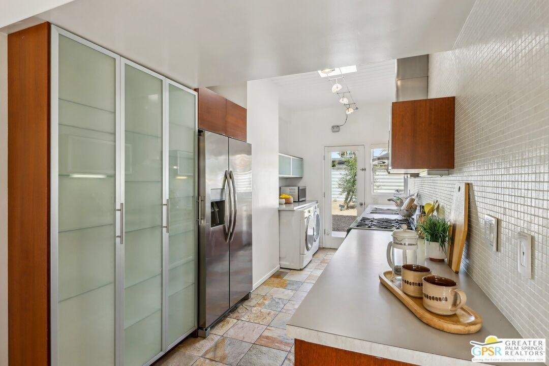 606 N. Monterey Rd., Palm Springs, CA